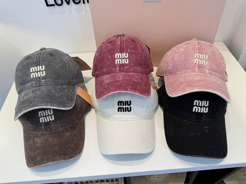 Miumiu Cap dx90